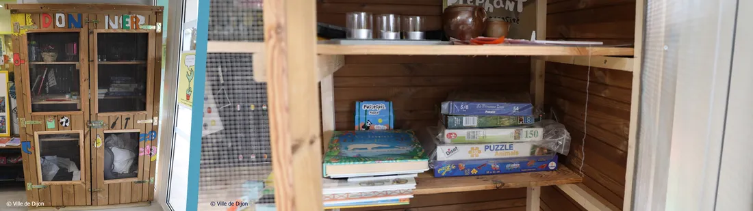 Cette boite à dons a été installée dans le hall du centre social des Grésilles